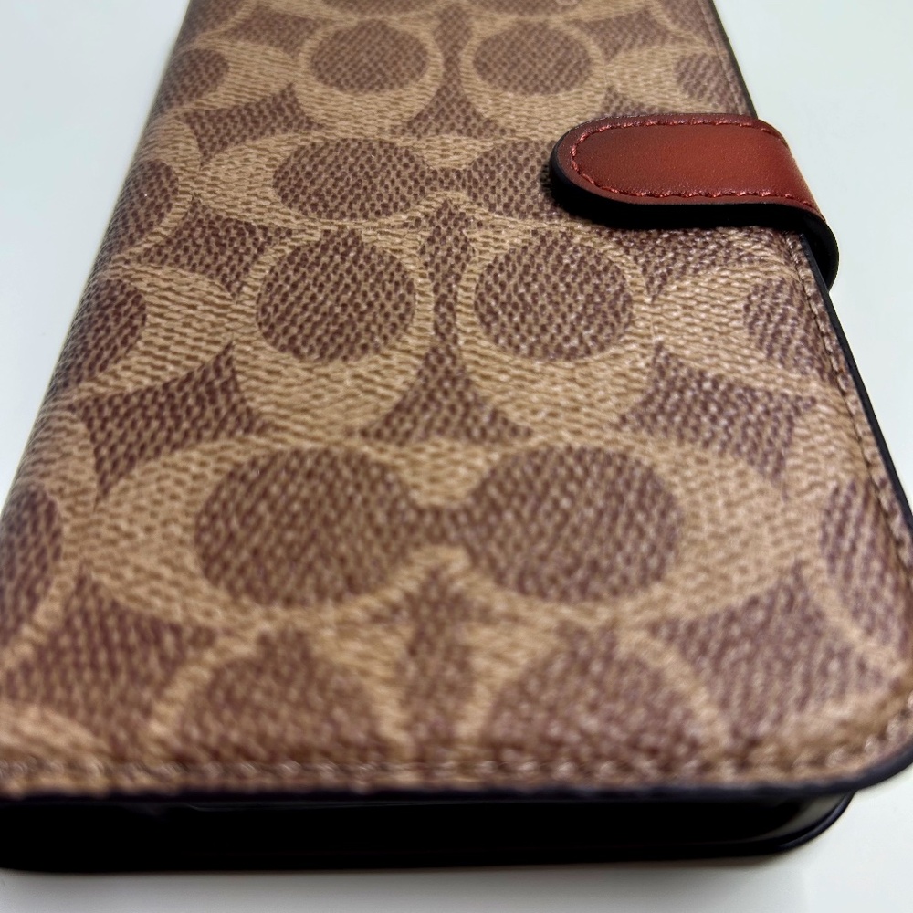 ✨ COACH - Signature iPhone 13 & 14 Folio Case ✨ - New in original box!
